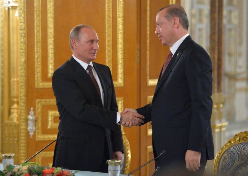 Russie et turquie disent vouloir aider la population d'alep
