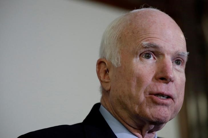 Mccain probablement absent du vote sur la reforme fiscale aux etats-unis