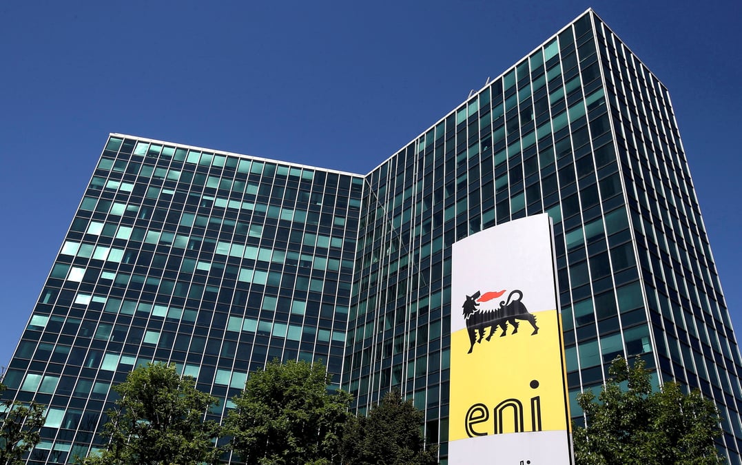 Eni cede a snam une part des gazoducs algeriens pour 385 millions d'euros