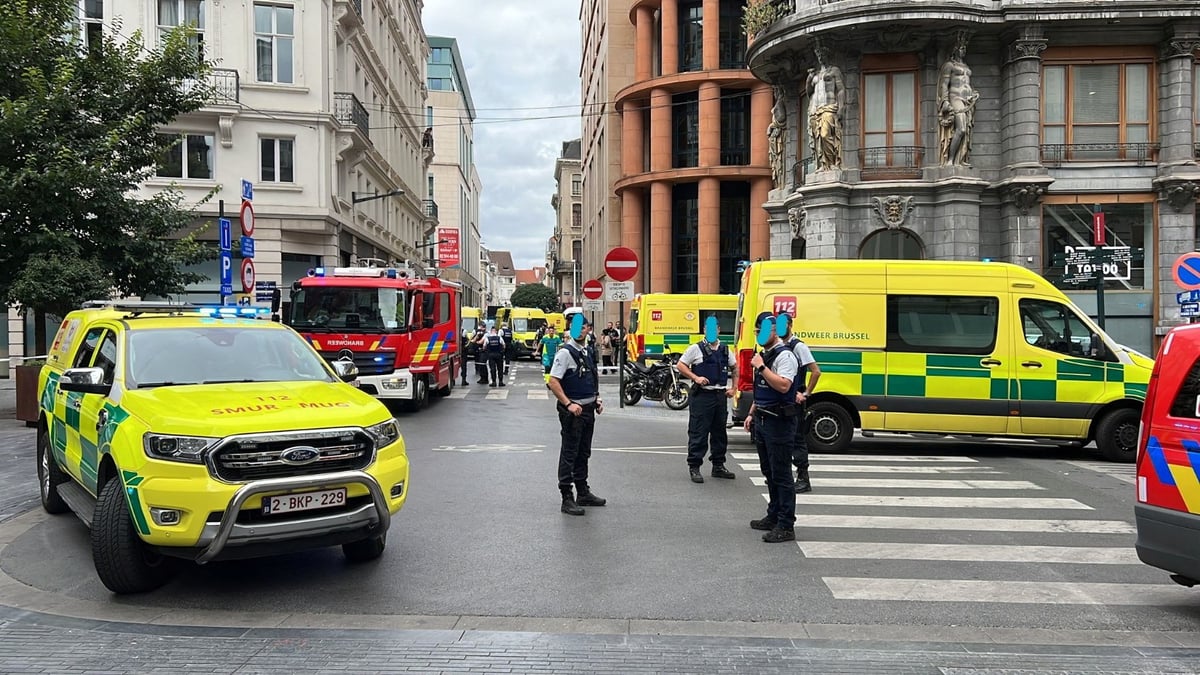 Le conducteur d'une camionnette fonce sur une terrasse a bruxelles, six blesses legers
