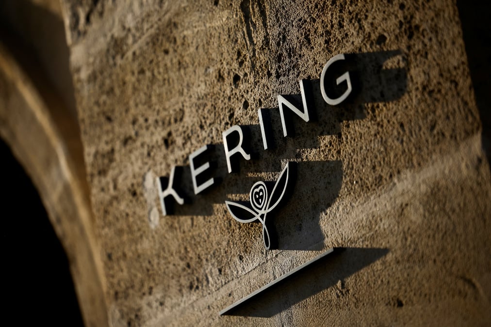 Le logo de kering a paris, en france