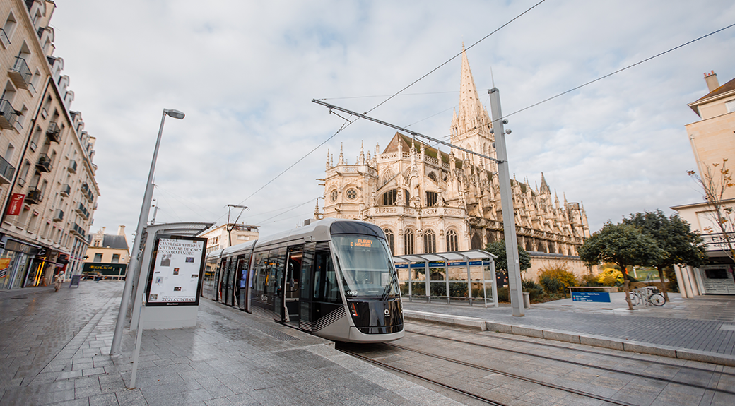 Le réseau Twisto compte trois lignes de tramway et un peu plus de 70 lignes de bus. Il dessert 275.000 habitants.