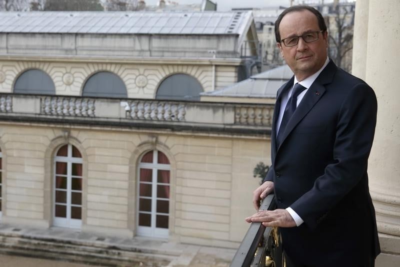 La reprise est la, n'ayez plus peur, dit hollande aux francais