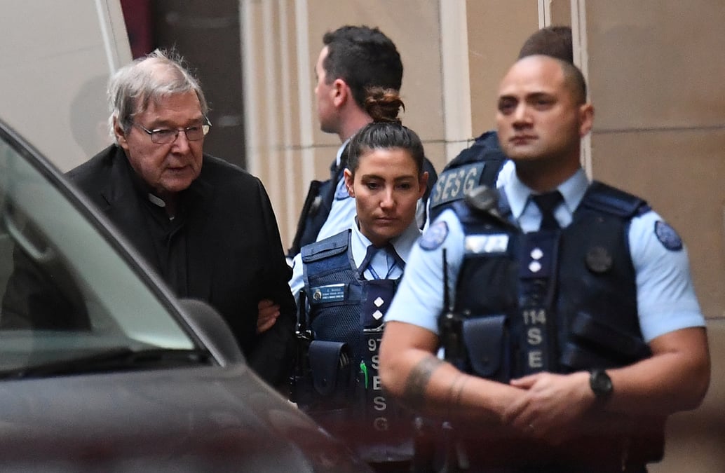 Les procureurs maintiennent leur accusation contre le cardinal australien george pell