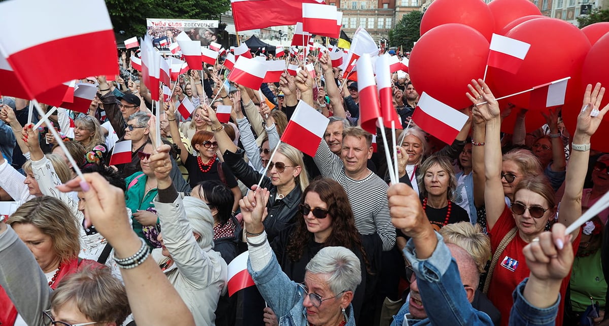 Dernier rassemblement de soutien à Rafal Trzaskowski avant le second tour de l’élection présidentielle, à Gdansk, le 30 mai.