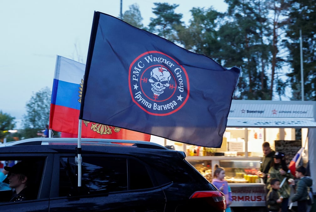 Le drapeau du groupe paramilitaire russe wagner