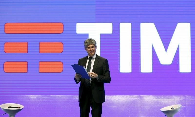Demission de l'administrateur delegue de telecom italia