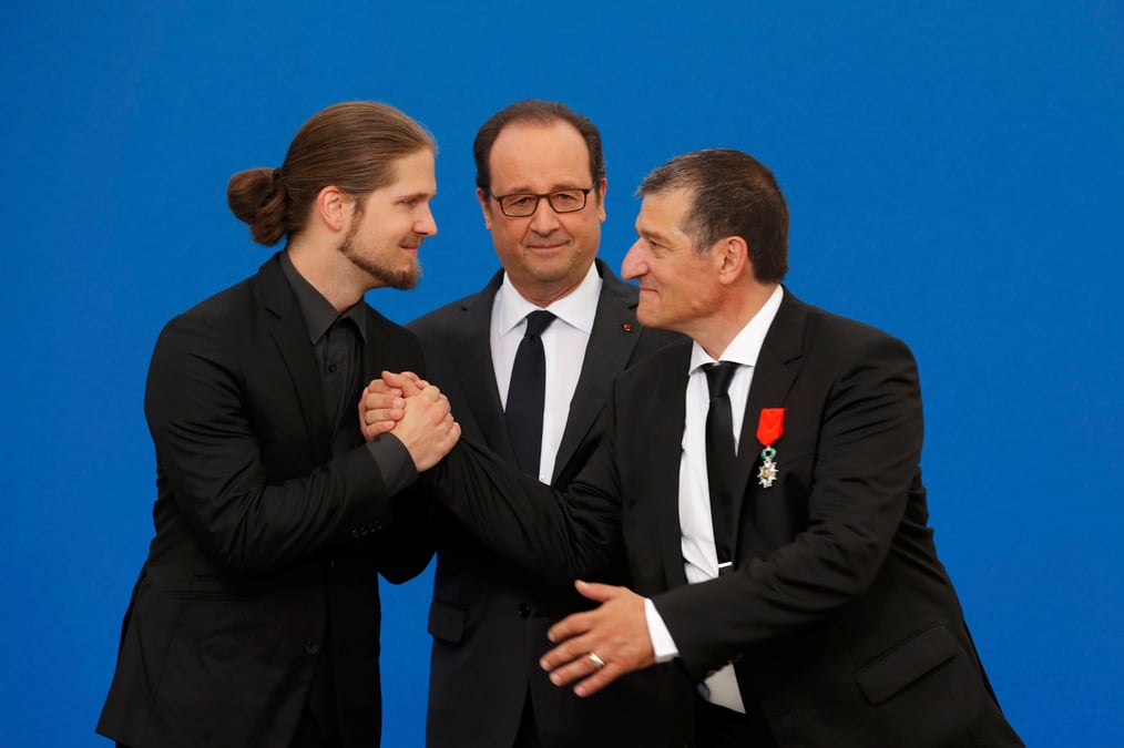 Les rescapes de dammartin decores par hollande
