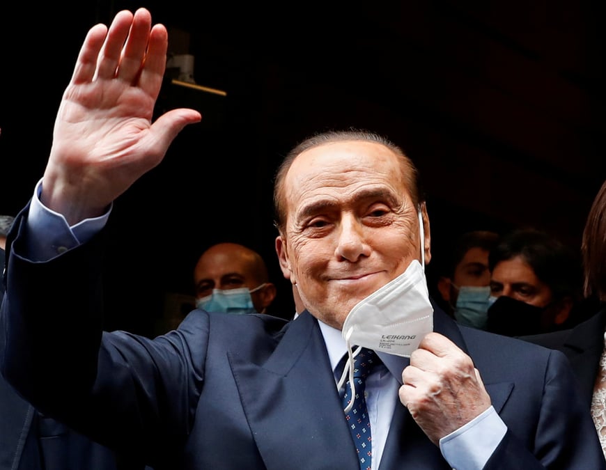 Silvio berlusconi a nouveau hospitalise