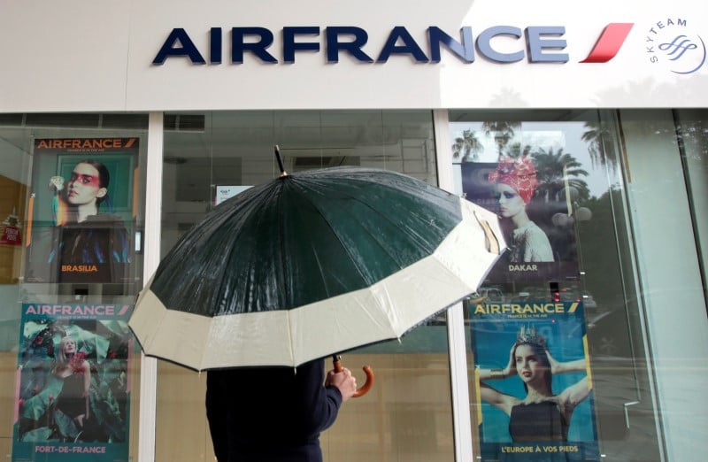 Segolene royal demande a air france d'associer les salaries au dialogue