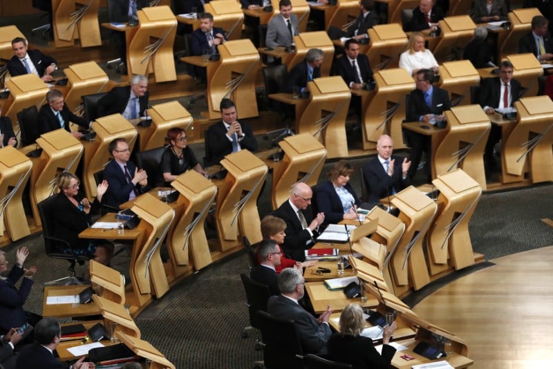 Le parlement ecossais valide un referendum sur l'independance