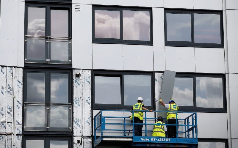 Le gouvernement britannique veut creer un systeme anti-incendie