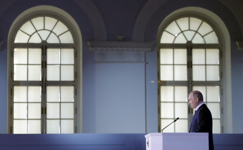 Poutine va recevoir bolton, conseiller de trump