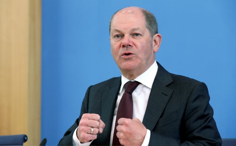 Allemagne: le budget d'urgence mobilise tous les moyens contre le coronavirus, dit scholz