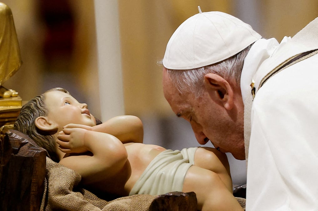 Pour le pape, le declin de la natalite en italie est "une tragedie"