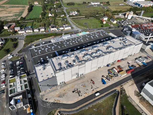 L'usine ManiKHeir, fabricant de gants chirurgicaux dans la Sarthe.