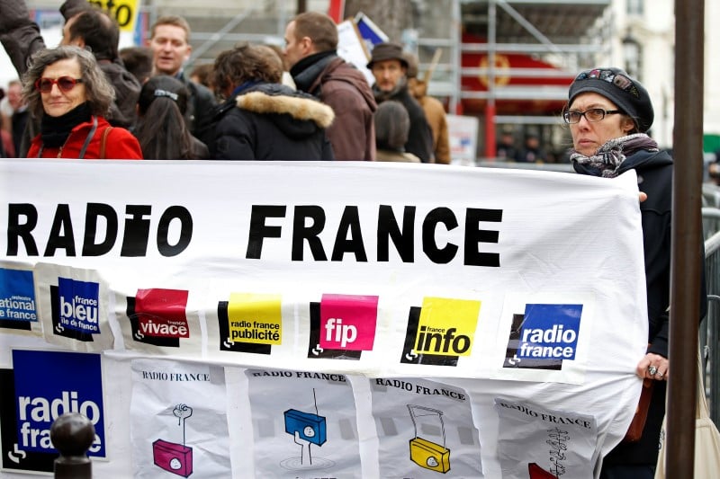 La cour des comptes prone la fusion des redactions de radio france