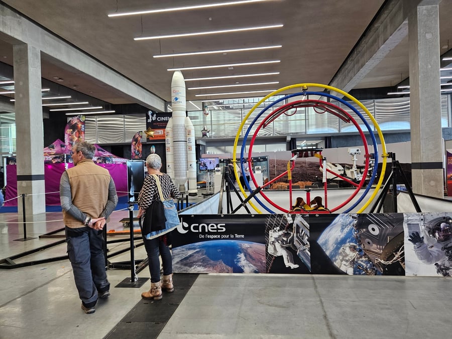 La Ville rose accueille jusqu'au 26 mai le Toulouse Space Festival, un nouvel événement visant à démocratiser auprès du grand public l'industrie spatiale en mêlant conférences, jeux et projections de films.