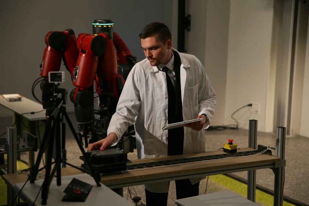 Continental a expérimenté dès 2015 un cobot dans ses usines.