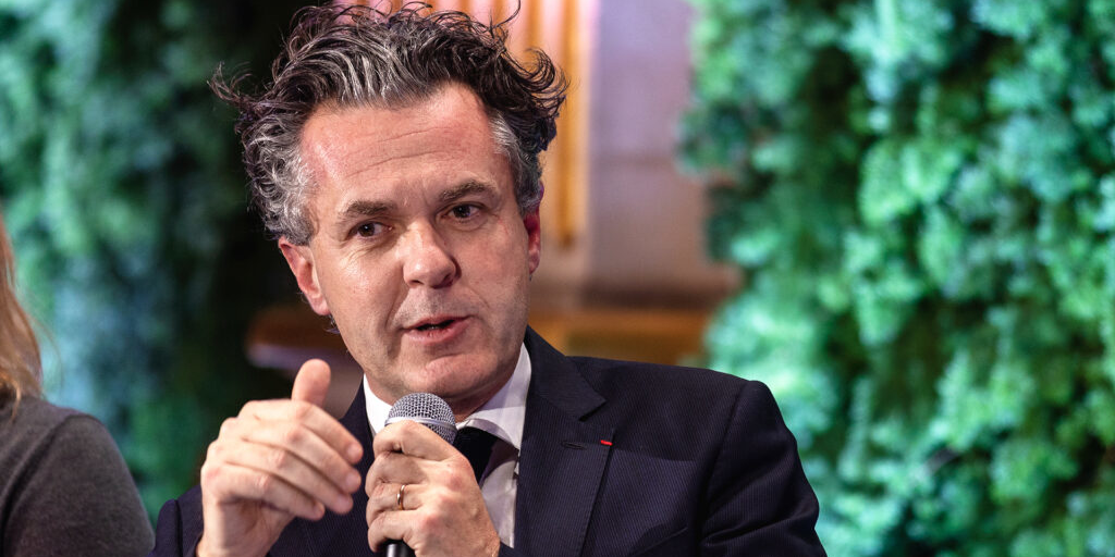 Un total de 500 communes ont été touchées « à un titre ou un autre » par les émeutes, avec 700 bâtiments ayant subi des « dégâts très substantiels » et une cinquantaine ayant été « complètement démolis » (photo d'illustration).