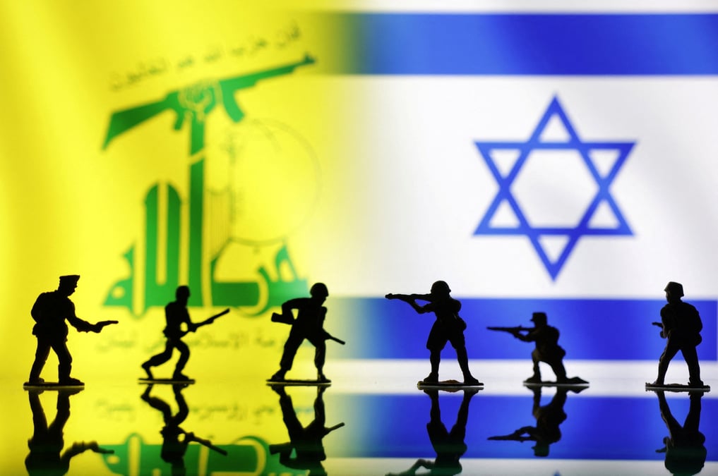 Illustration des drapeaux du hezbollah et d'israel