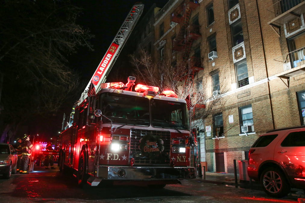 Un incendie fait douze morts a new york