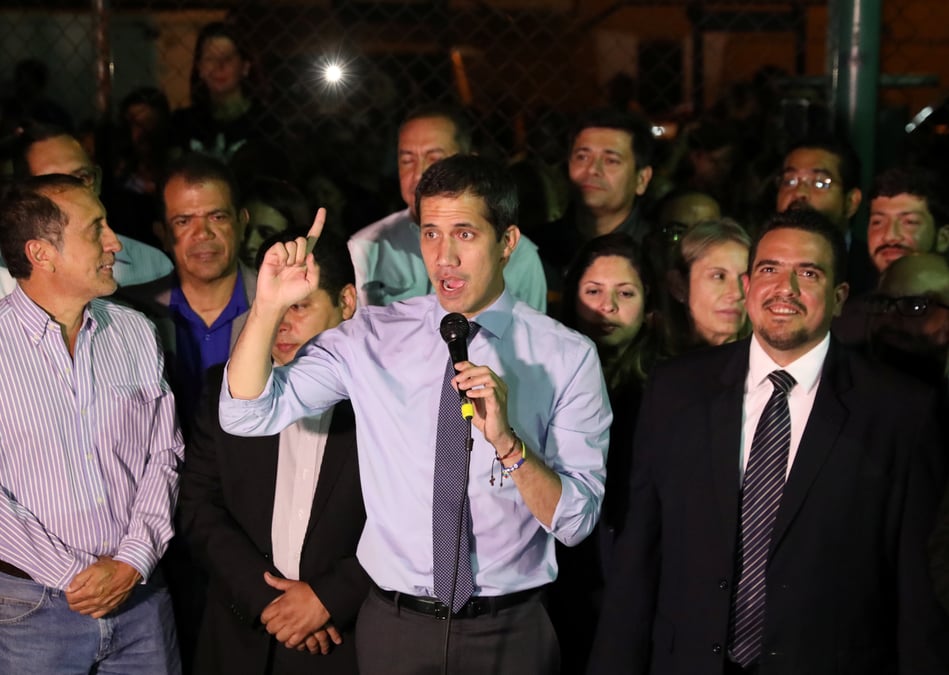L'assemblee constituante, fidele a maduro, leve l'immunite de guaido
