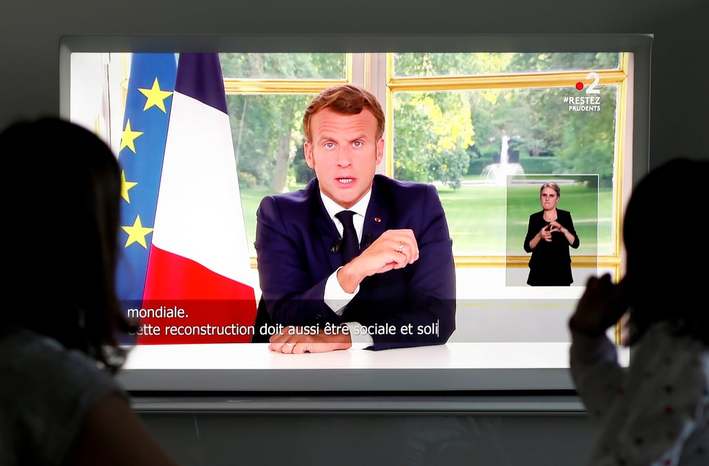 Macron accelere le deconfinement pour relancer l'activite