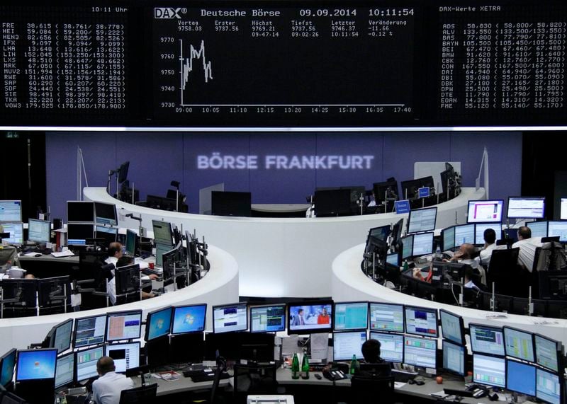 Légère baisse des Bourses européennes à la mi-séance