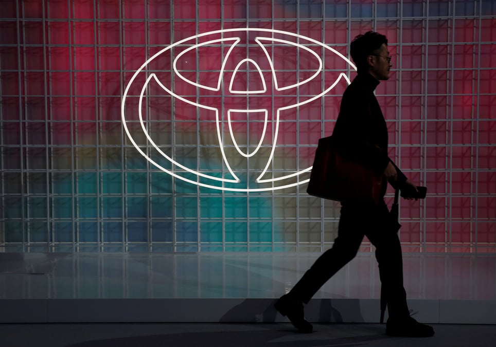 Toyota revoit fortement a la hausse sa prevision de benefice annuel