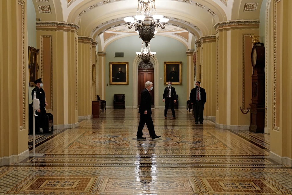 Le senat americain adopte le plan de relance de $892 mds