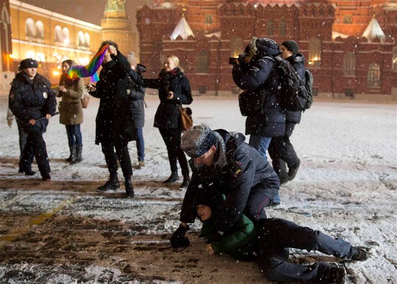 Des militants gays arrêtés avant l'ouverture des JO en Russie