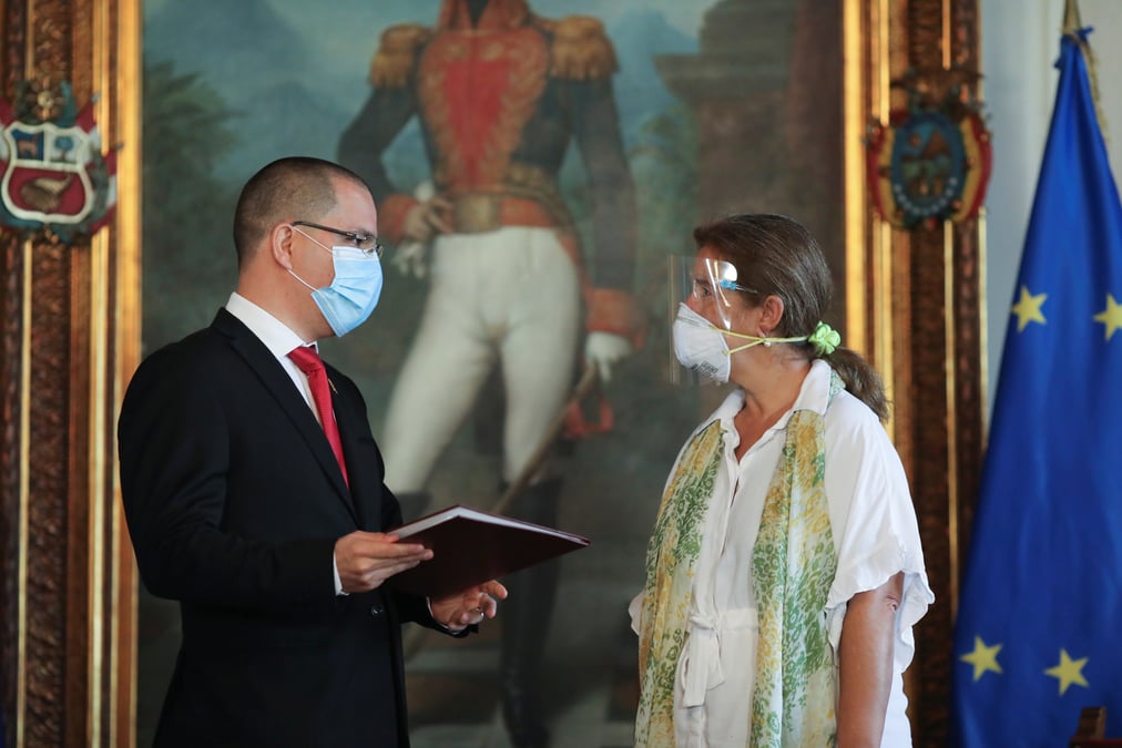 Le venezuela demande a l'ambassadrice de l'ue de quitter le pays
