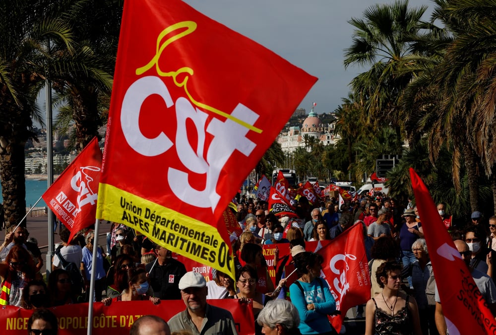 Photo d'archives de membres du syndicat cgt participent a une manifestation a nice
