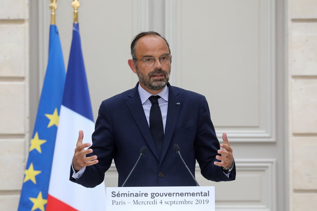 Philippe promet un "equilibre" assainissement/baisse d'impots