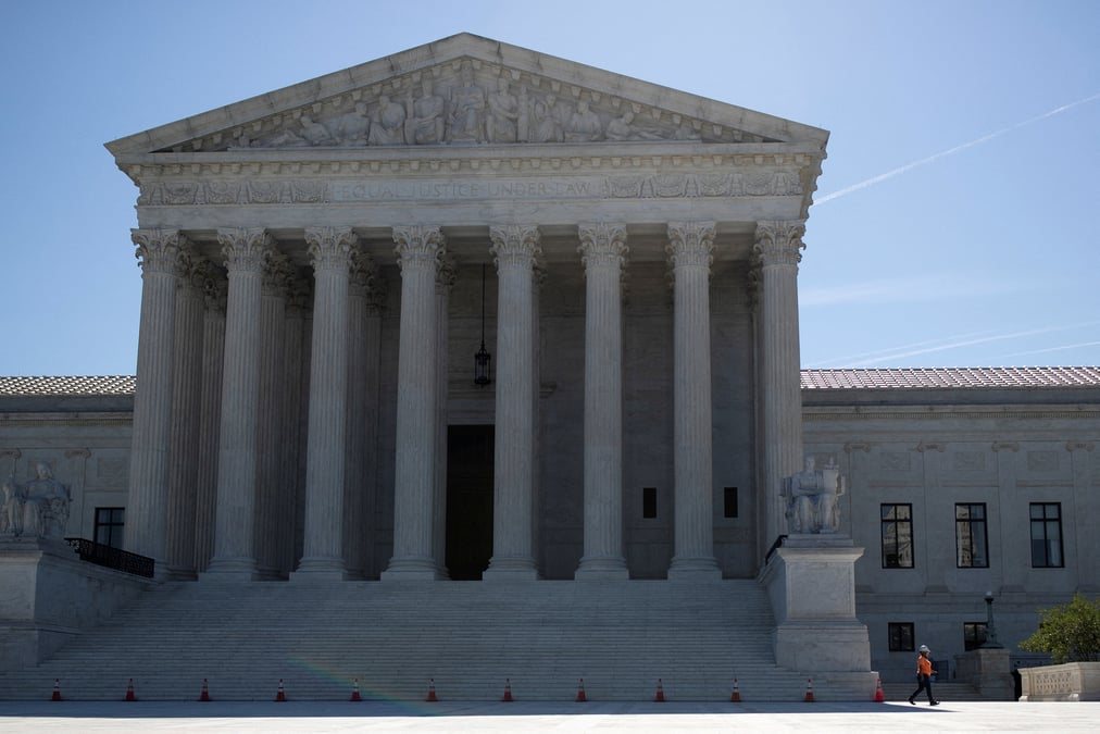 Etats-unis: la cour supreme bloque l'obligation vaccinale dans les grandes firmes