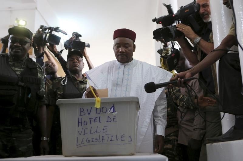 Mahamadou issoufou brigue un second mandat au niger