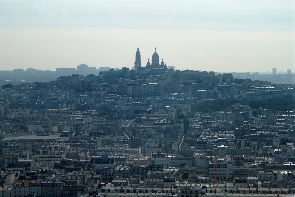 L'architecte roland castro remet a macron sa vision du grand paris