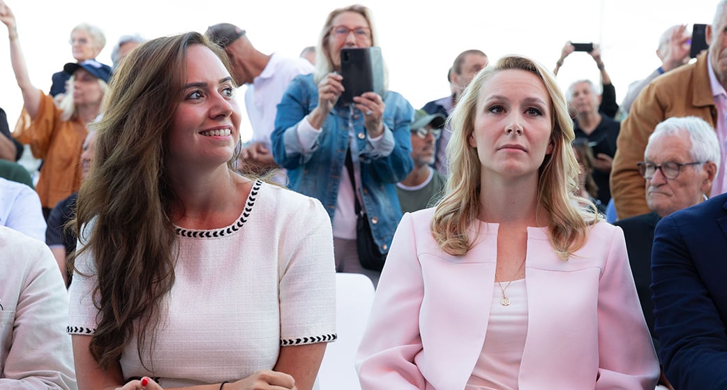 Sarah Knafo et Marion Maréchal lors du dernier meeting de campagne de Reconquête avant les européennes, à Nice, le 5 juin 2024.