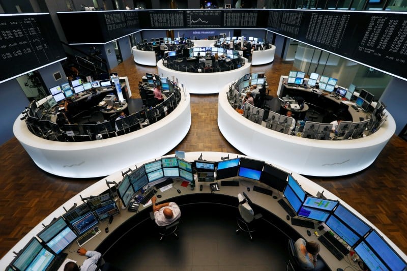 Les bourses de paris et francfort terminent en net repli