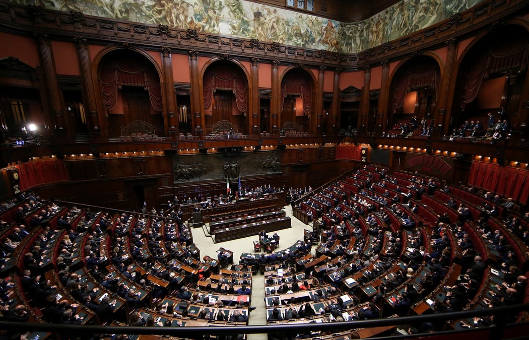 Italie: le m5s consultera ses membres une fois annonce le programme de draghi