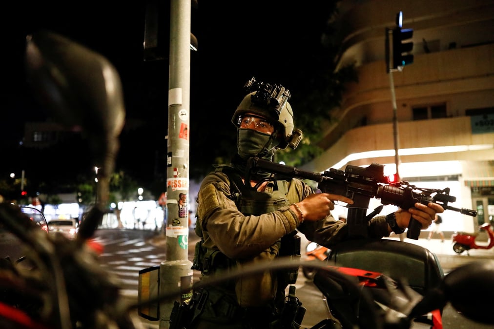 Israel: le palestinien ayant tue deux personnes a tel aviv abattu