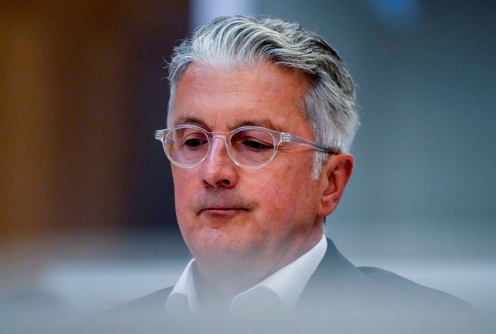 Rupert stadler, ancien pdg du constructeur automobile audi, attend le verdict a munich