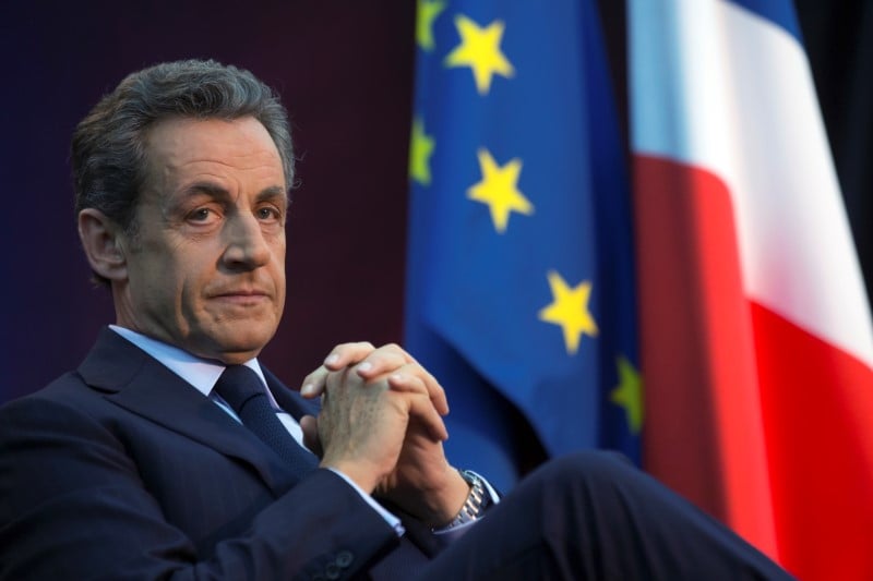 Nicolas sarkozy denonce les moyens consacres a sa surveillance