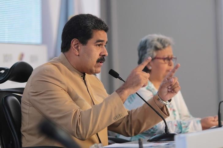 Nicolas maduro se moque des sanctions de washington