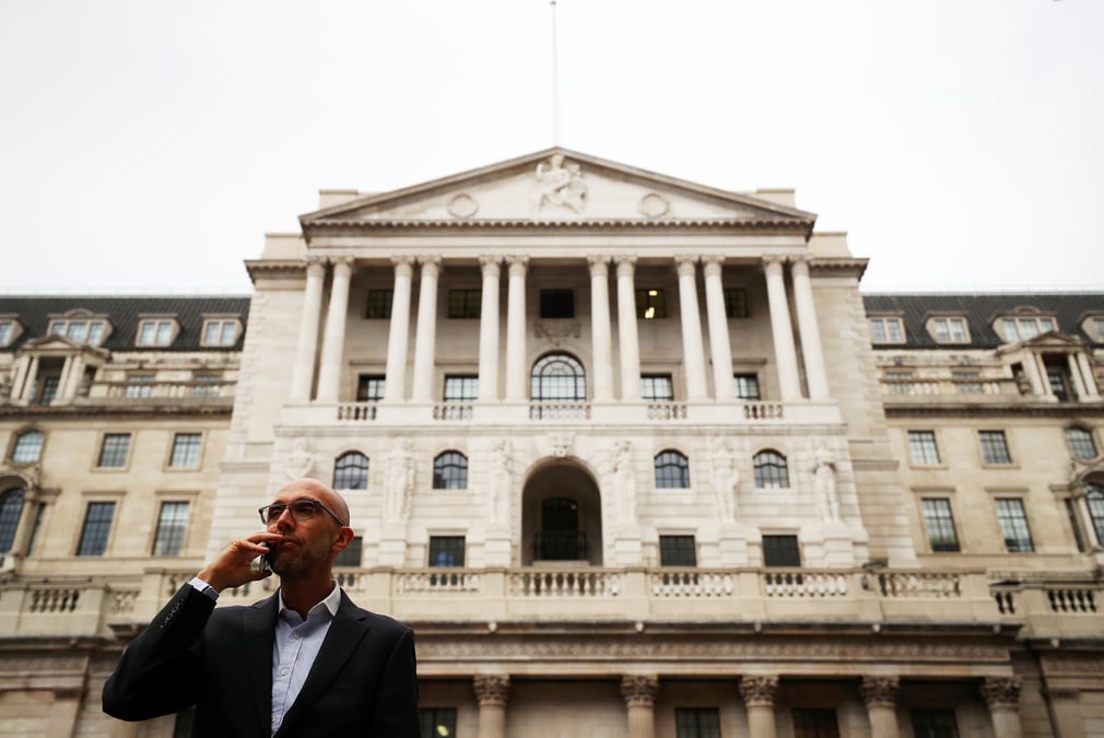 La banque d'angleterre attend jusqu'a 75.000 emplois supprimes dans la finance