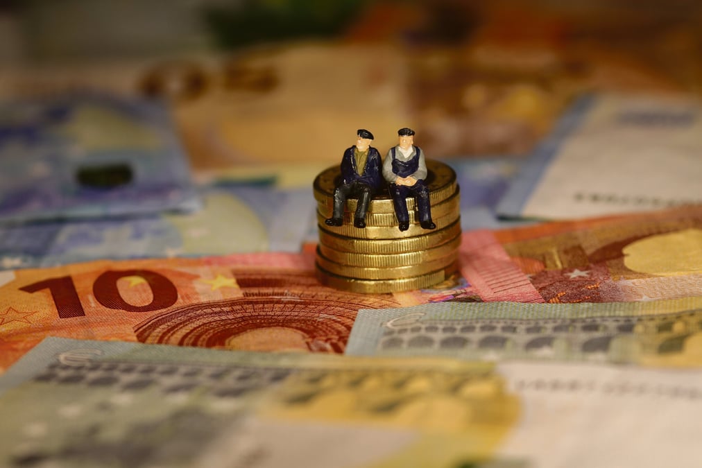 H309 Épargne retraite séniors monnaie billets