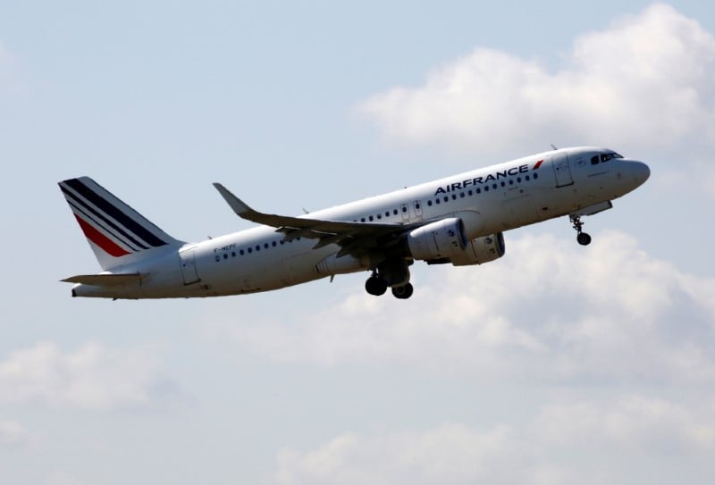Air france affecte par les greves et les attentats
