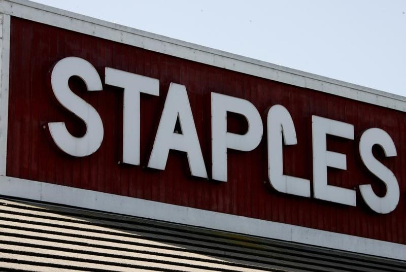 Staples va annoncer sa vente a sycamore partners
