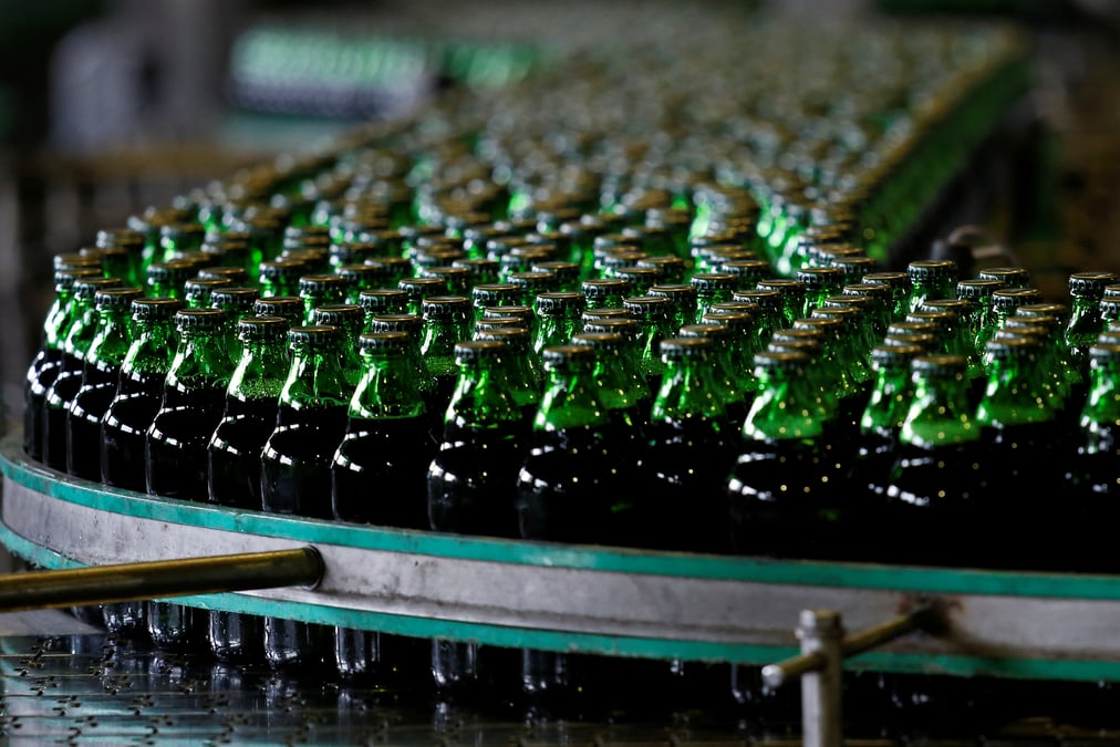Les brasseurs se preparent a la vente du vietnamien sabeco